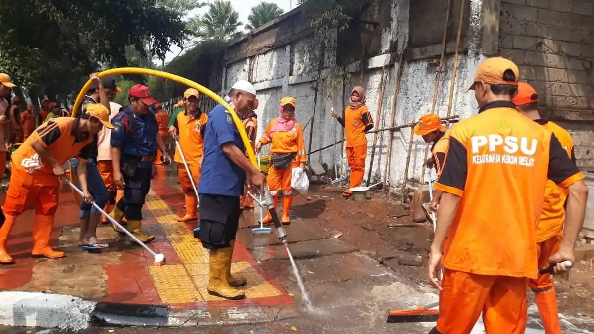 Jelang Asian Games, Trotoar Bekas Dagang Sate Taichan Senayan Dibersihkan