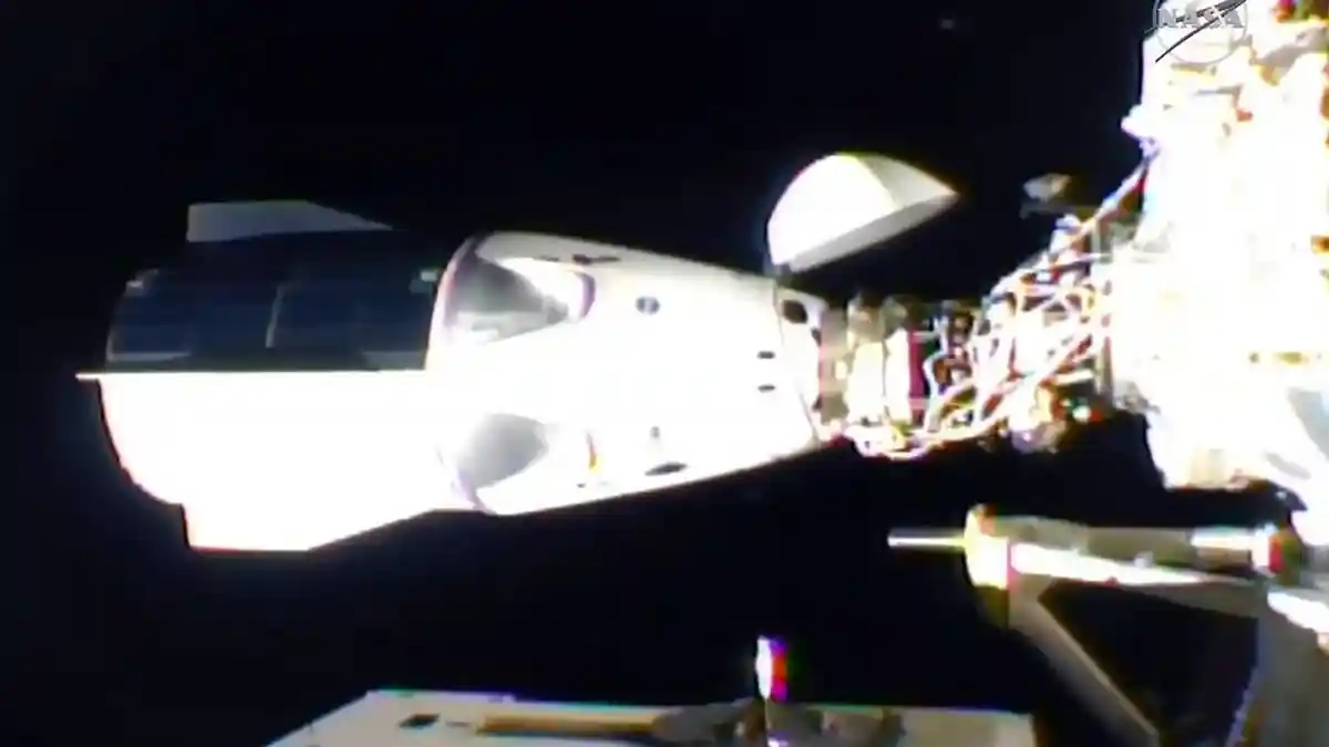 Ukraina Terima Terminal Akses Internet Starlink dari SpaceX, Jaringan Berbasis Satelit