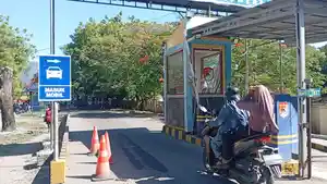 Portal-pintu-masuk-Pasar-Alok-Maumere-Kabupaten-Sikka-rusak.jpg