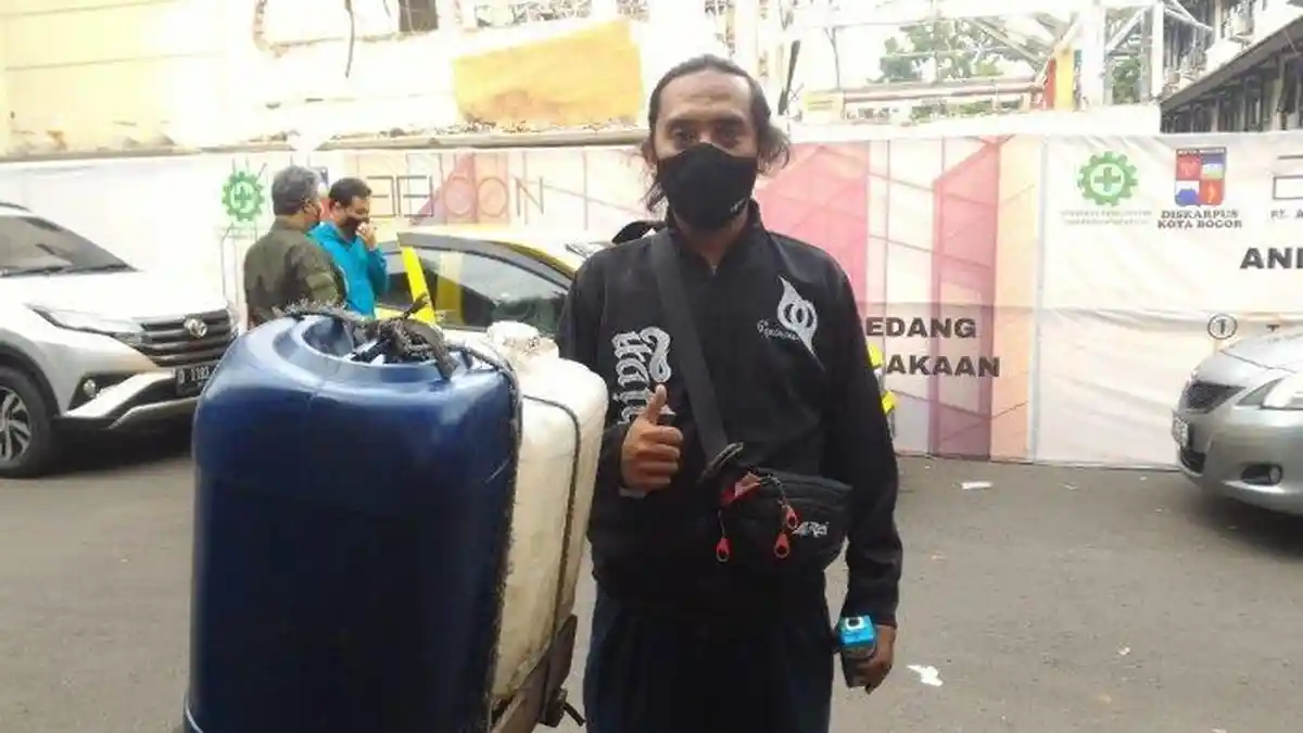 Inspiratif! Pasca di-PHK, Kang Darga Abdikan Dirinya Jadi Direktur Bank Sampah