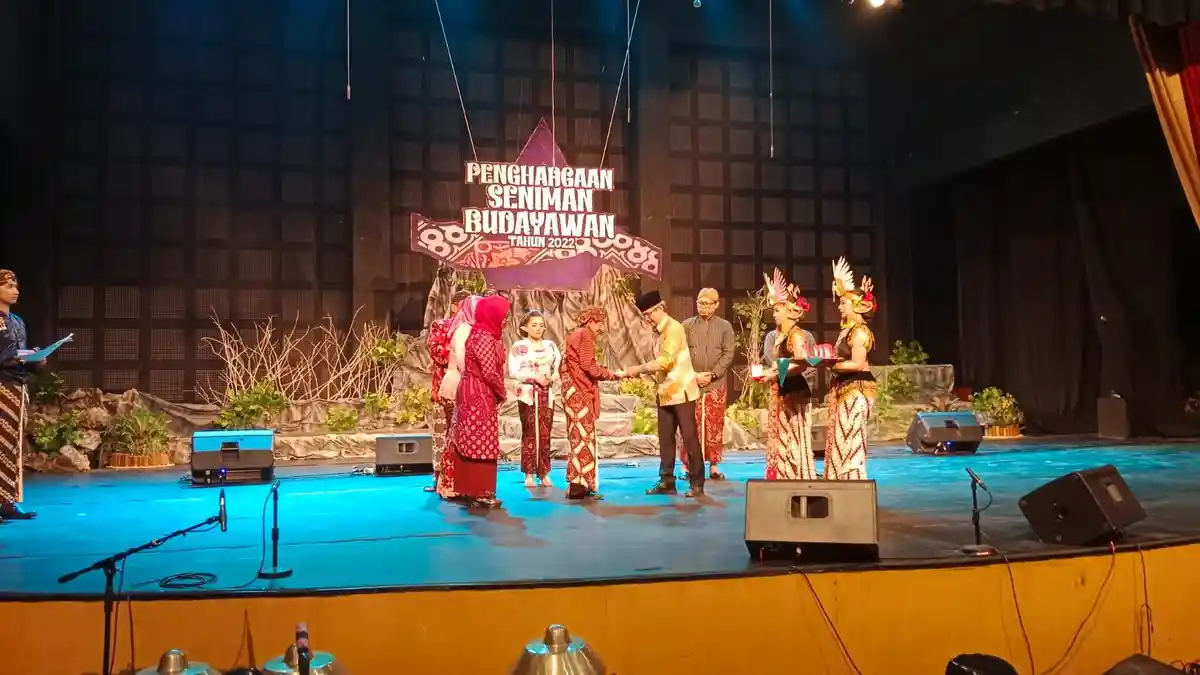 Berjasa Memajukan Kebudayaan Kulon Progo, Lima Seniman dan Budayawan Terima Penghargaan