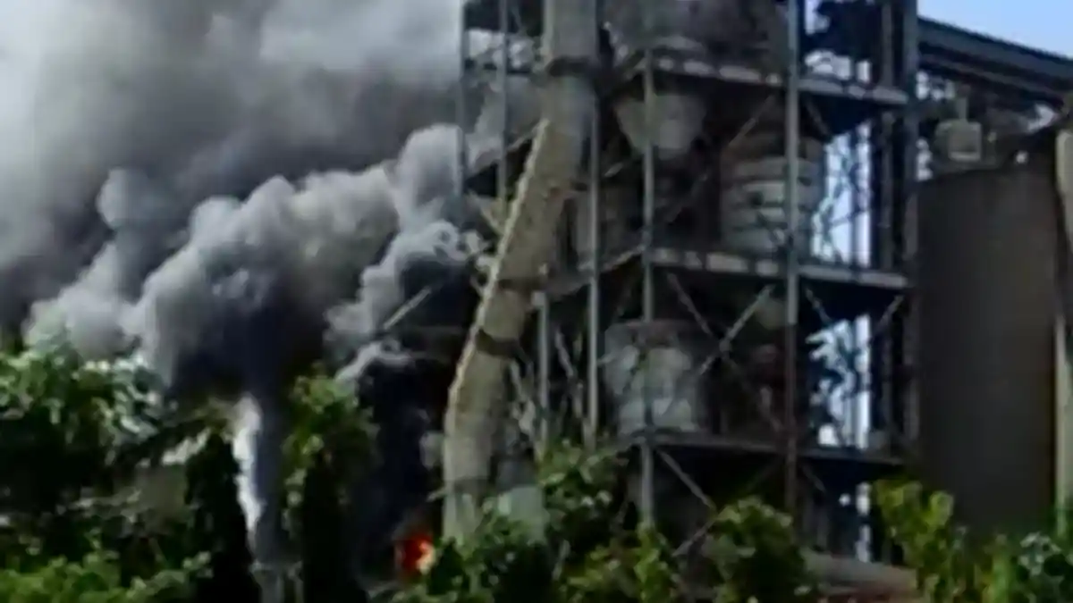 Alat Pengangkut Batu Bara Terbakar, Pabrik Semen PT SBI Cilacap Berhenti Beroperasi Semetara