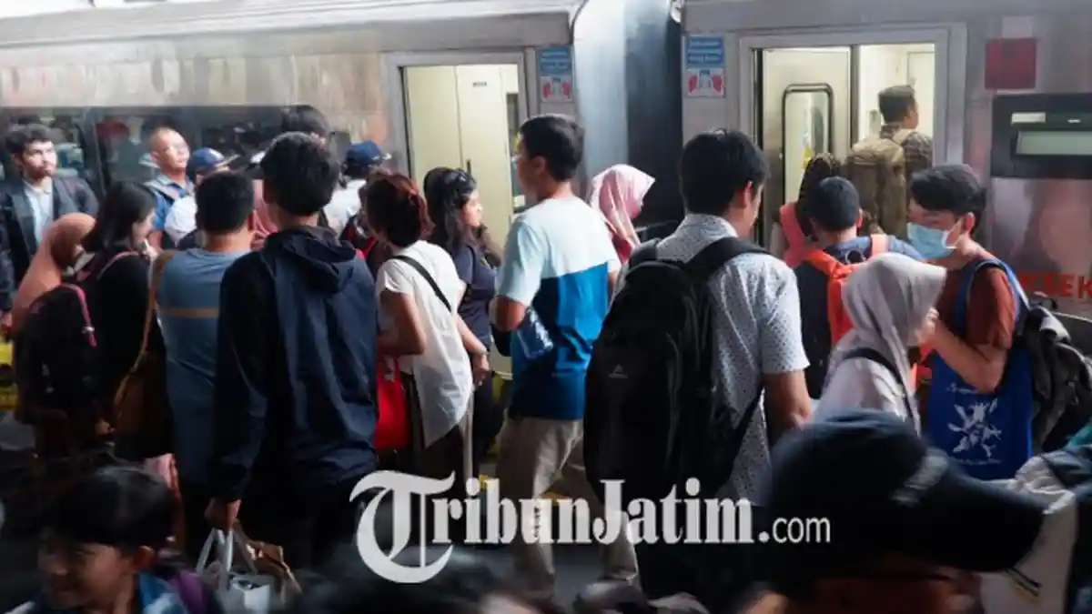 Natal dan Tahun Baru, PT KAI Daop 9 Jember Sukses Angkut 171.581 Penumpang