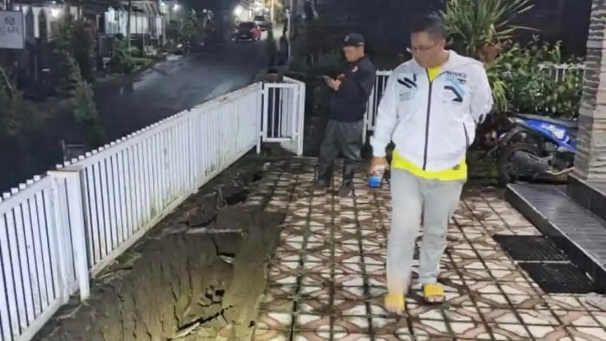 Hujan Deras Sebabkan Tanah Longsor di Kota Batu, 3 Kepala Kelurga Terdampak