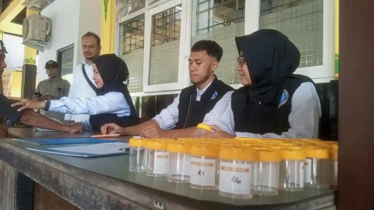 Puluhan Sopir Bus di Terminal Jombor Dites Urine