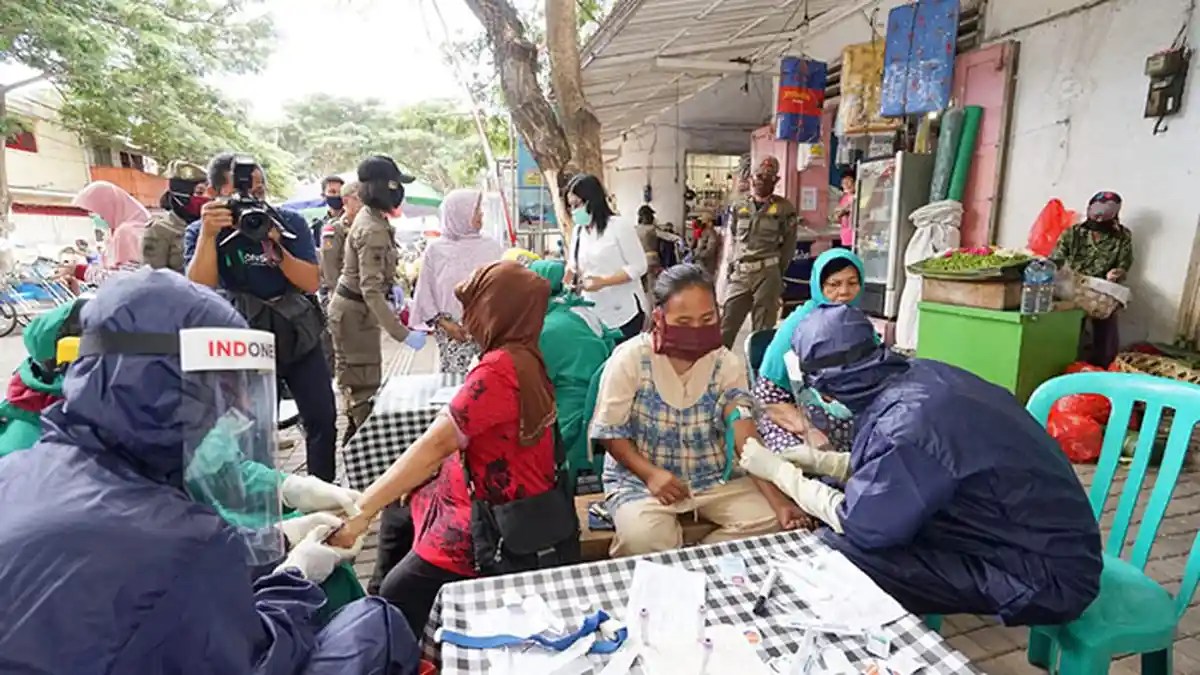 Gelar Rapid Test di 9 Pasar & Pusat Belanja Banyuwangi, 6 Orang Hasilnya Reaktif