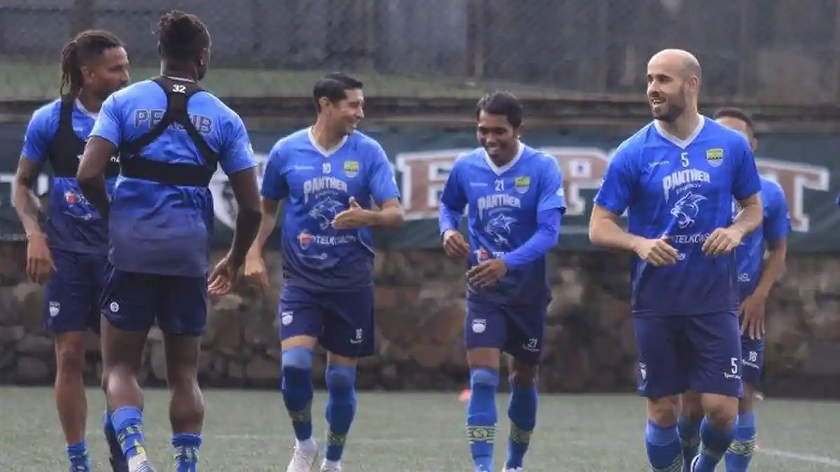 JELANG Persela vs Persib, Robert Akui Maung Bandung Kelelahan Tapi Tekad Menang Tetap Tinggi