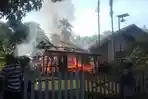 kebakaran-di-kabupaten-mura-rumah-ludes-dilalap-sijago-merah_20171012_131713.jpg