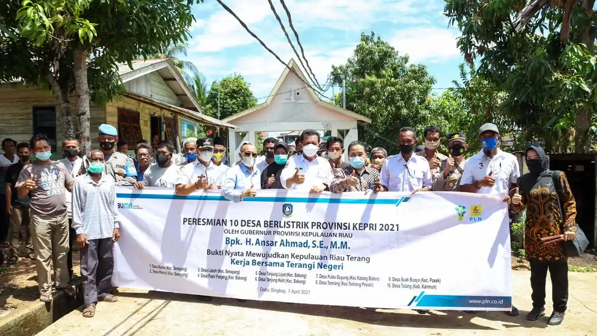 Kepri Terang Terwujud, Ansar Ahmad Resmikan 10 Desa Teraliri Listrik PLN, Dominan di Lingga
