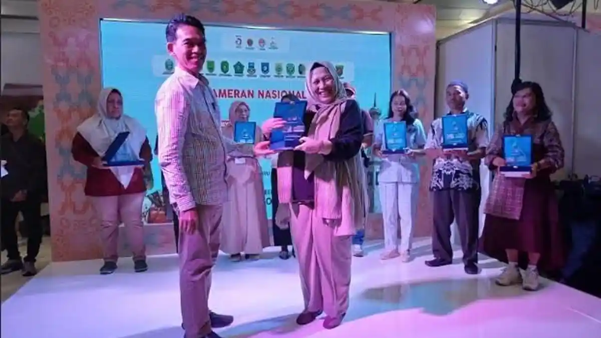 Dekranasda Sumut Juara I Pameran Nasional Gebyar Kreasi Nusantara ITTAF