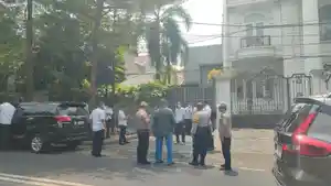 Suasana-Pengeledahan-di-rumah-yang-diduga-milik-Ketua-KPK-Firli-Bahuri.jpg