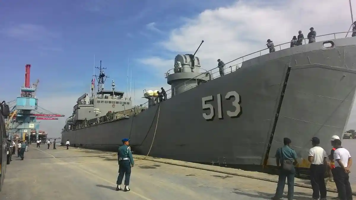 KRI Teluk Penyu 513 dan KRI Teluk Mandar 514 Akan Dijual, Ini Spesifikasinya