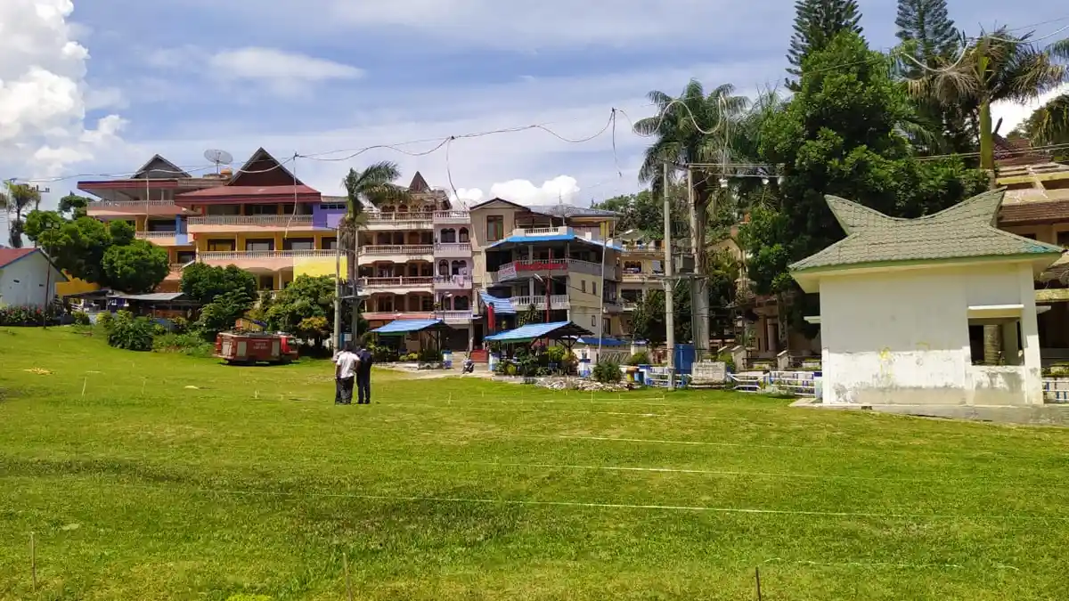 Ratusan Kios di Parapat Dibongkar, Pedagang Suvenir Danau Toba Keluhkan Tempat Relokasi Becek