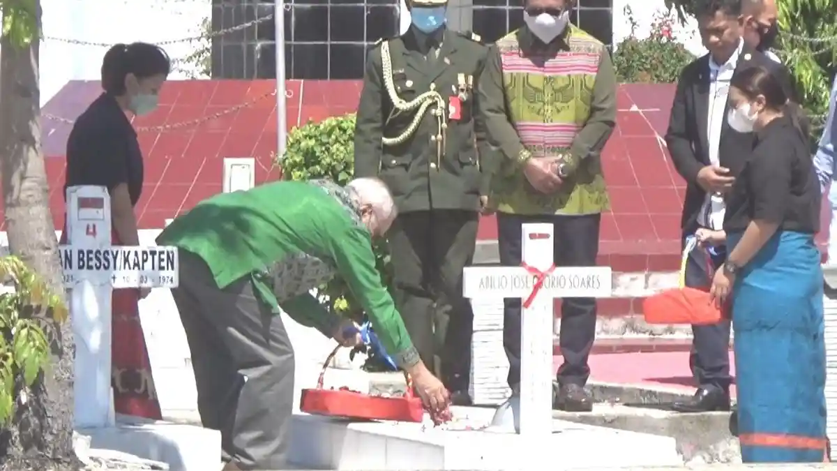 Presiden Republik Demokratic Timor Leste Ramos Horta ke TMP Dharma Loka Tabur Bunga Makam El Tari
