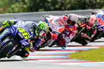 pebalap-movistar-yamaha-motogp-asal-italia-valentino-rossi_20170827_194104.jpg