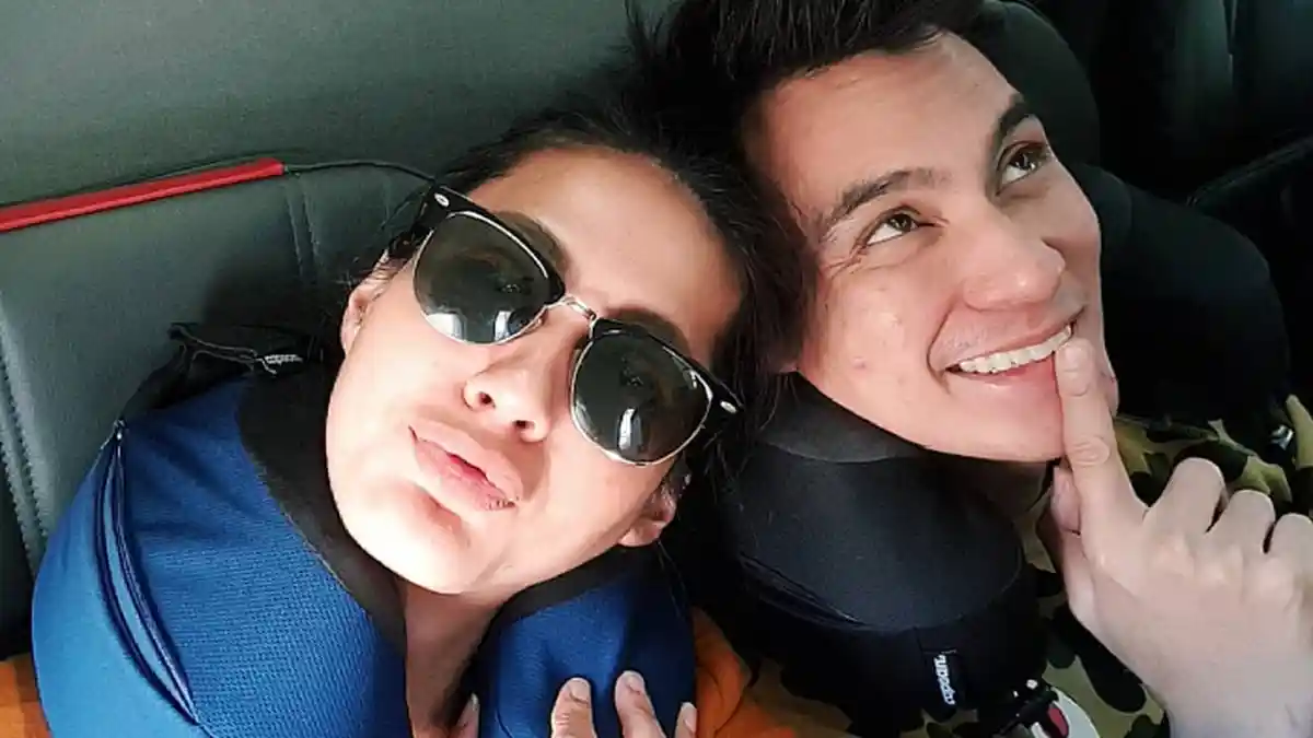 Lutut Paula Verhoeven Mentok di Kursi Pesawat, Baim Wong Beri Nasihat Kocak untuk sang Istri
