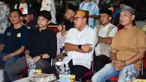 20260307-Paris-Yasir-bersama-CEO-Turatea-Kurir-Muh-Syahrul.jpg
