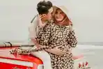 zaskia-sungkar-pamer-foto-mesra-sedang-hamil-bareng-irwansyah-netizen-cantiknya-calon-bunda.jpg