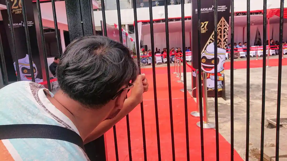 Sejumlah Wartawan Dilarang Masuk saat Ahmad Luthfi-Taj Yasin Mendftar di KPU Jateng 