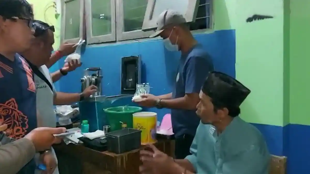 Penjaga Sekolah di Samarinda Mengaku Cetak Sendiri Pil Double L, Percobaan Pertama Sempat Hancur