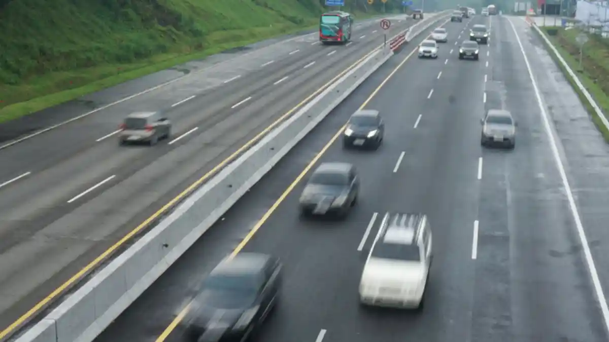 Cegah Macet Arus Balik Lebaran Jasa Marga Terapkan One Way dari KM 425 Tol Semarang