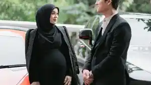 Lesti-Kejora-bersama-suaminya-Rizky-Billar.jpg