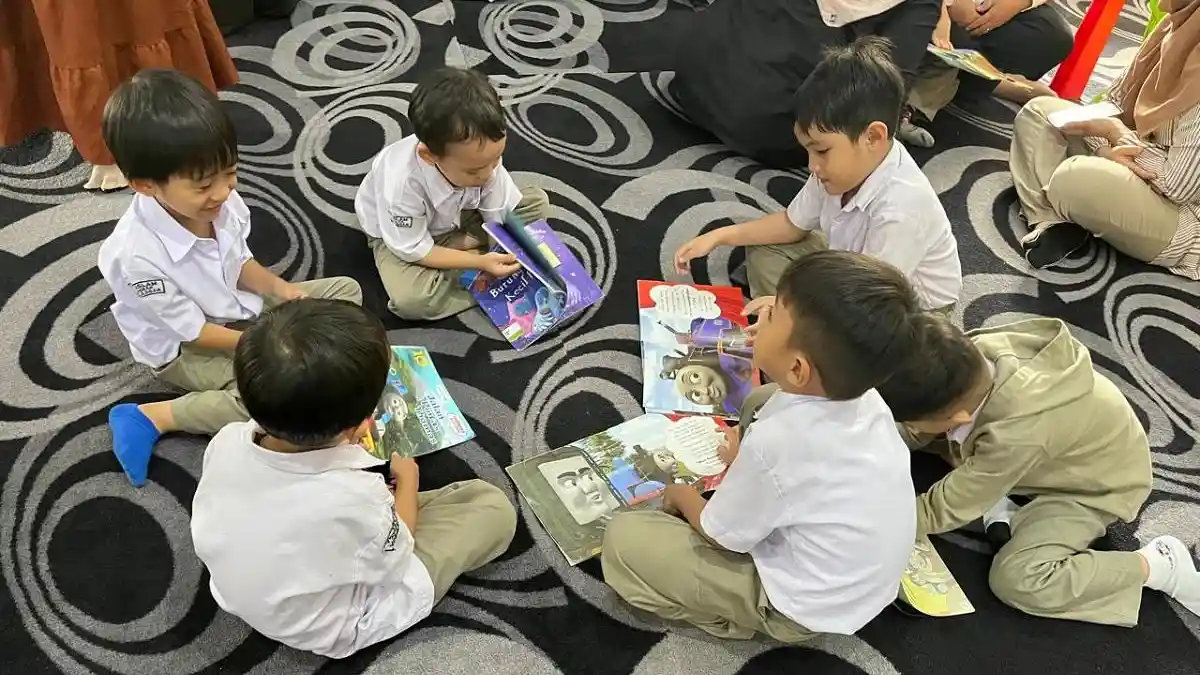 Anak TK Islam Athirah RC Ikuti Outing Class di Perpustakaan Ibu dan Anak