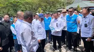 menteri-imigrasi-tinjau-cilacap.jpg