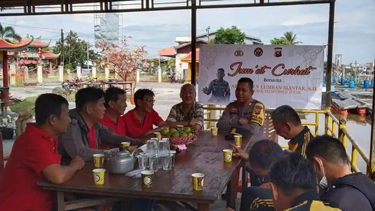 Jelang Perayaan Imlek, Kapolsek Mempawah Hilir Jumat Curhat Bersama Pengurus Yayasan Tri Dharma
