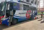 mobil-sim-keliling-yang-terparkir-untuk-melakukan-pelayanan-di-jalan-jendral-sudirman-pontianak.jpg