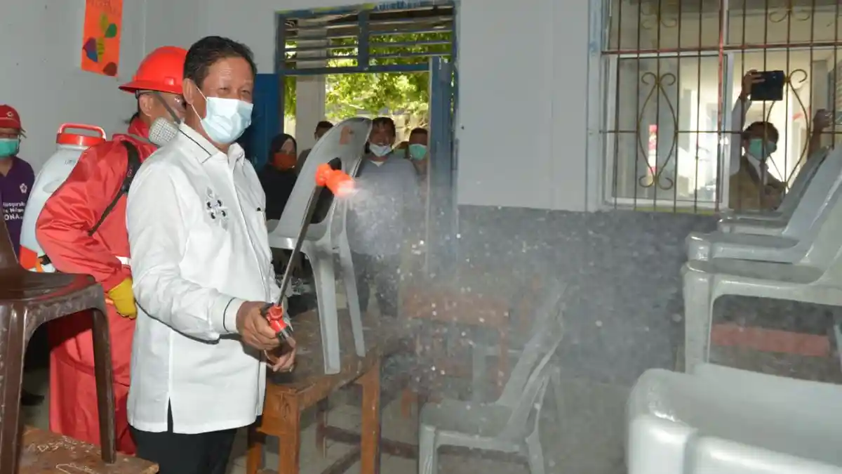 Plt Gubernur Kepri Isdianto Keluarkan Edaran Cegah Corona, Dilarang Berkerumun Lebih 5 Orang