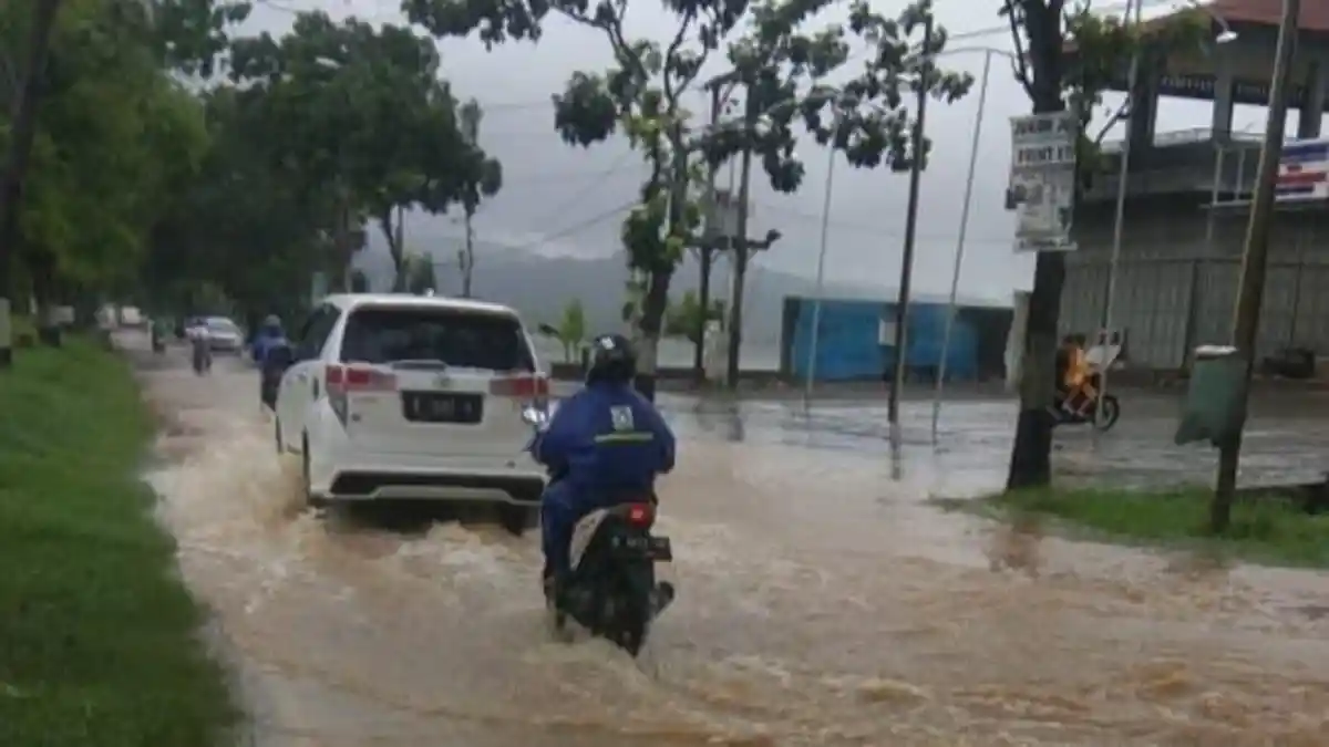 Waspada Akan Diguyur Hujan, Berikut Prakiraan Cuaca Cilacap Jumat 28 Maret 2025