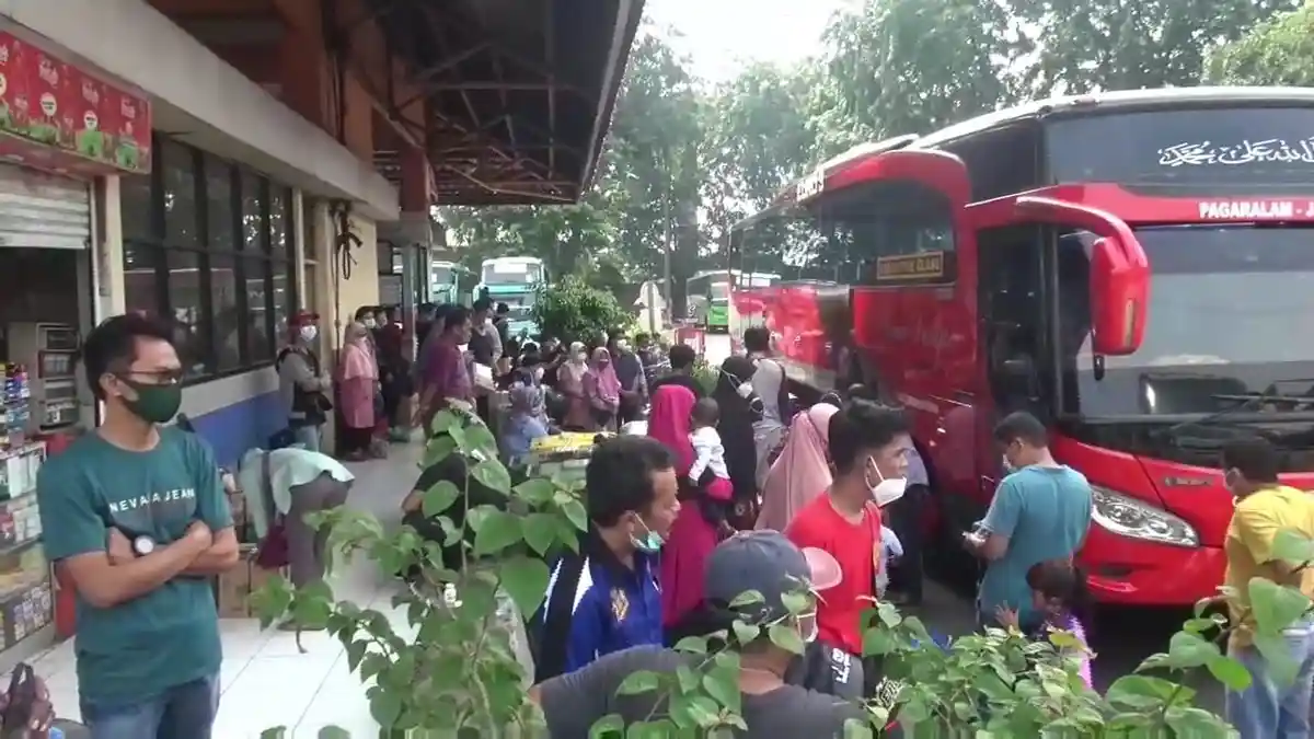 Peningkatan Jumlah Penumpang di Terminal Kampung Rambutan Capai 15 Persen