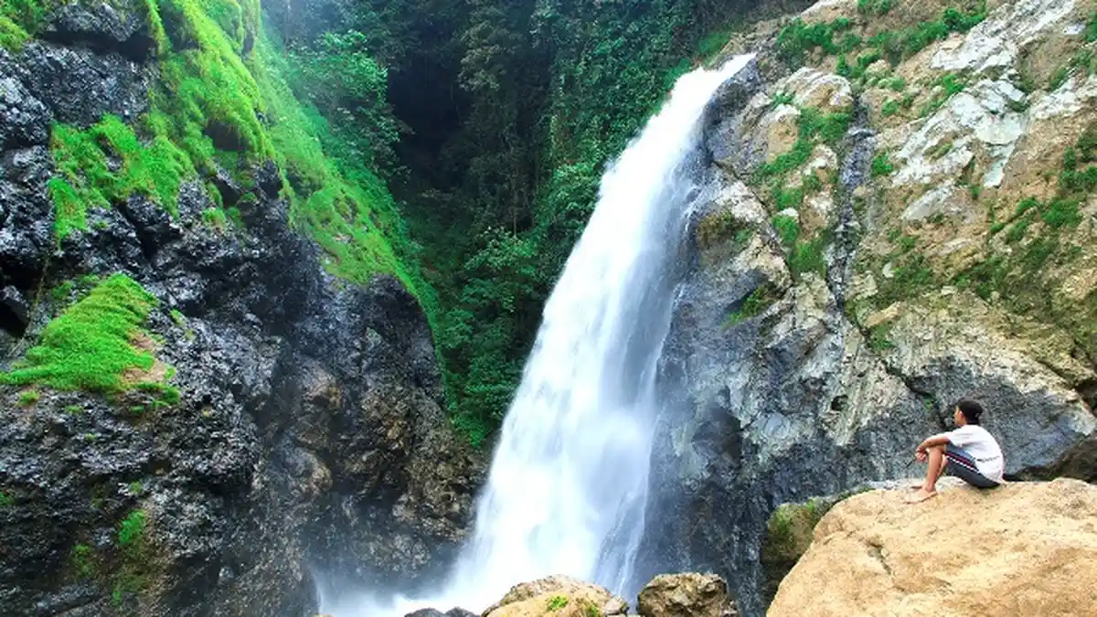 Air Terjun Kemukus, Pesona Surga Wisata Alam Tersembunyi di Wonogiri