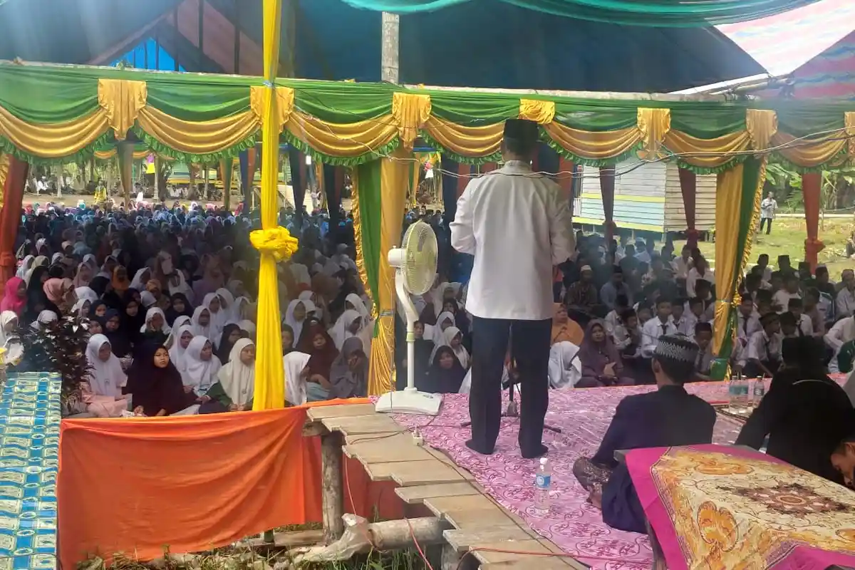 Seribuan Masyarakat di Sungai Gebar Barat, Kuala Betara, Sambut Hangat Kehadiran Fasha