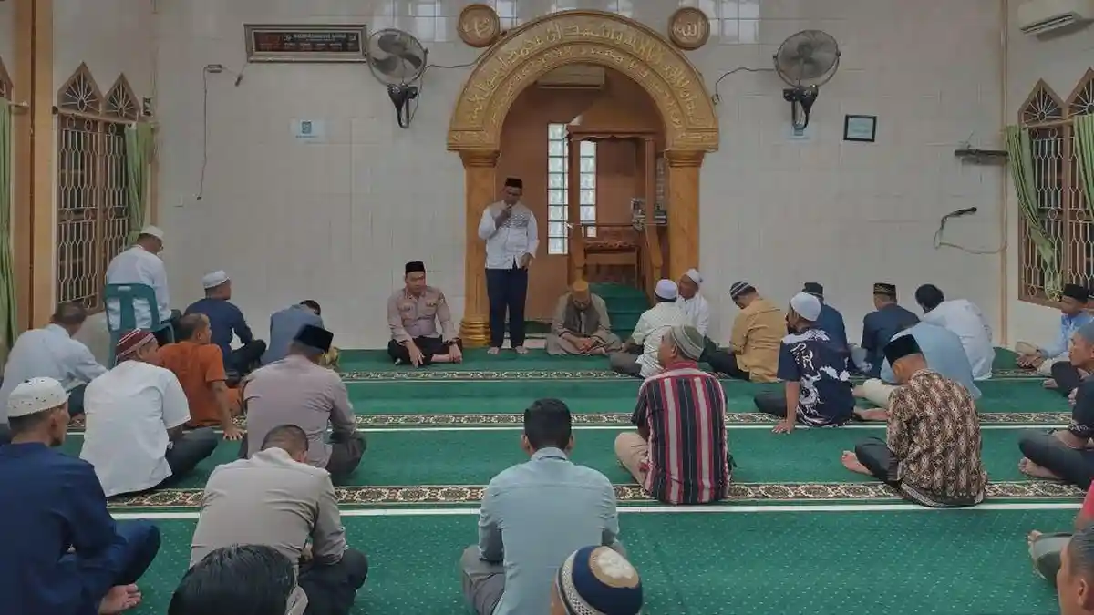 Jumat Curhat, Polres Sibolga Berikan Pesan Kamtibmas di Masjid Raudhatul Jannah