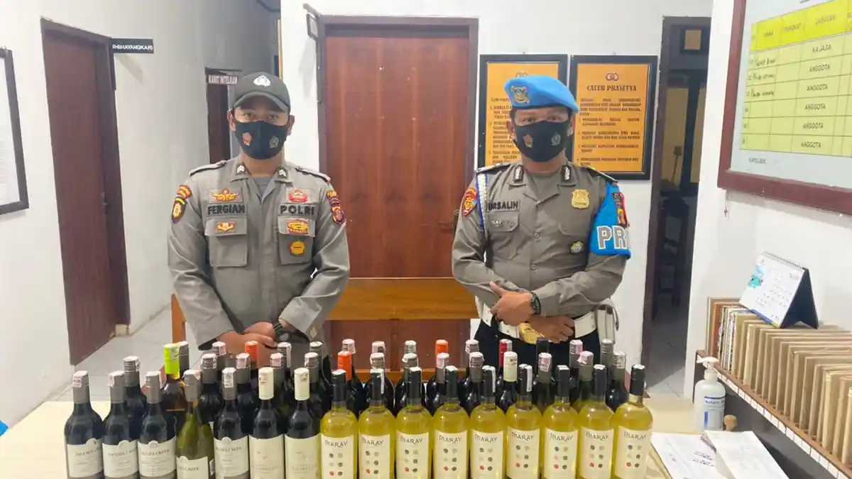 Patroli Gabungan di Sejumlah Pulau di Berau, Tim Pora Berhasil Amankan Puluhan Botol Miras