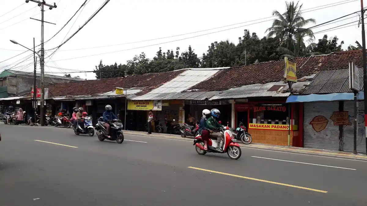 Libur Lebaran, Rumah Makan di Kawasan Puncak Bogor Masih Banyak yang Buka di Tengah PSBB