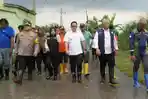 Bupati-Mojokerto-Ikfina-Fahmawati-dan-Adhy-Karyono-meninjau-lokasi-banjir-di-Mojokerto.jpg