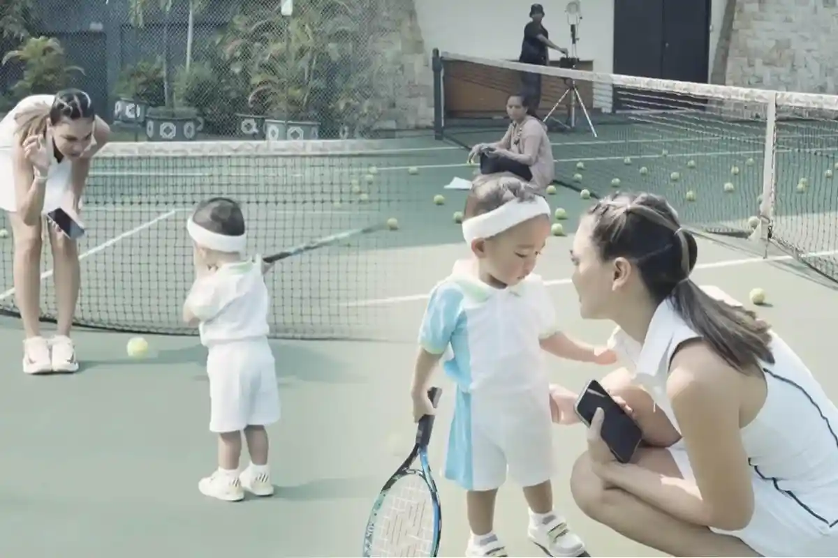 Bikin Gemes! Tingkah Lucu Rayyanza Nimbrung Latihan Tenis Bareng Luna Maya