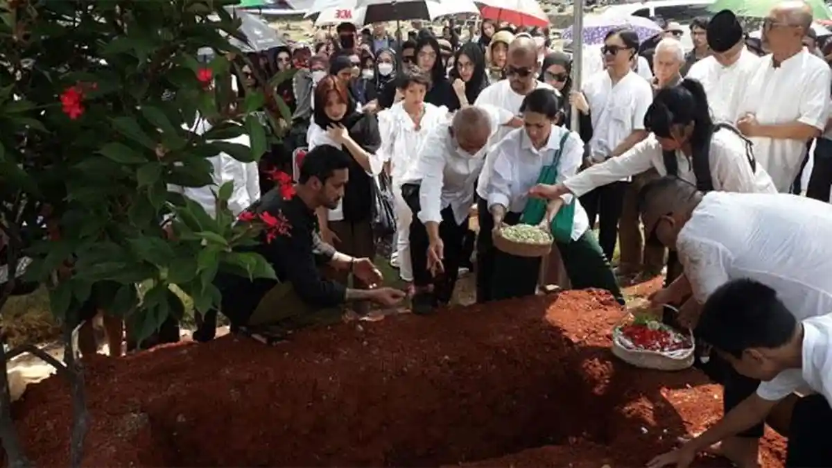 Tora Sudiro dan Mieke Amalia Ungkap Kronologi Sang Ibunda Meninggal Dunia 