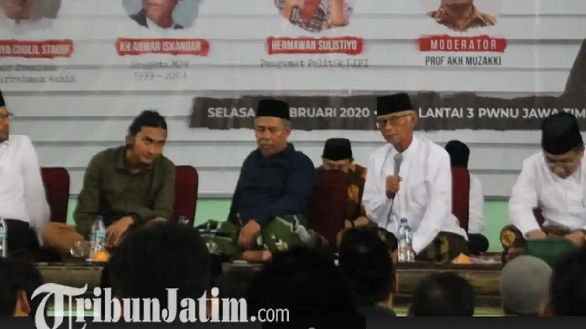Bedah Buku 'Menjerat Gus Dur', PWNU Jatim : Warga NU Akhirnya Bebas dari Beban Masa Lalu