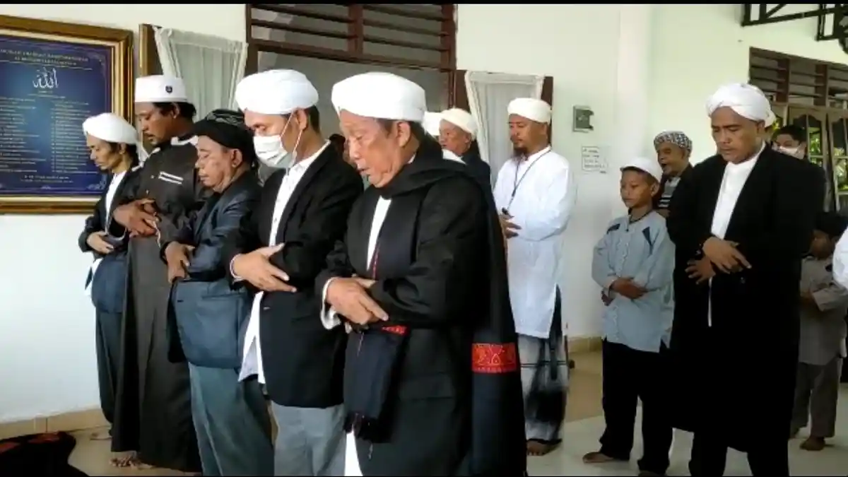 JEMAAH Thareqat Naqsabandiyah Laksanakan Salat Idulfitri Hari Ini Minggu 1 Mei 2022