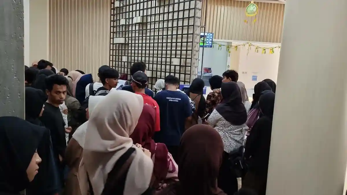 Mudik Gratis Diserbu Warga, Antrean Panjang Terjadi di Kantor Dharma Indah