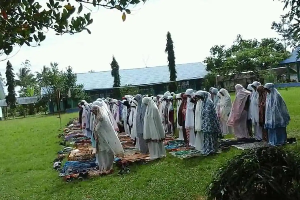 Kini, Siswa SMAN 2 Sinjai Wajib Ikut Salat Duha Berjamaah
