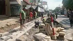 20251031-_-Perbaikan-Drainase-Jalan-HM-Subchan-ZE-Kudus.jpg