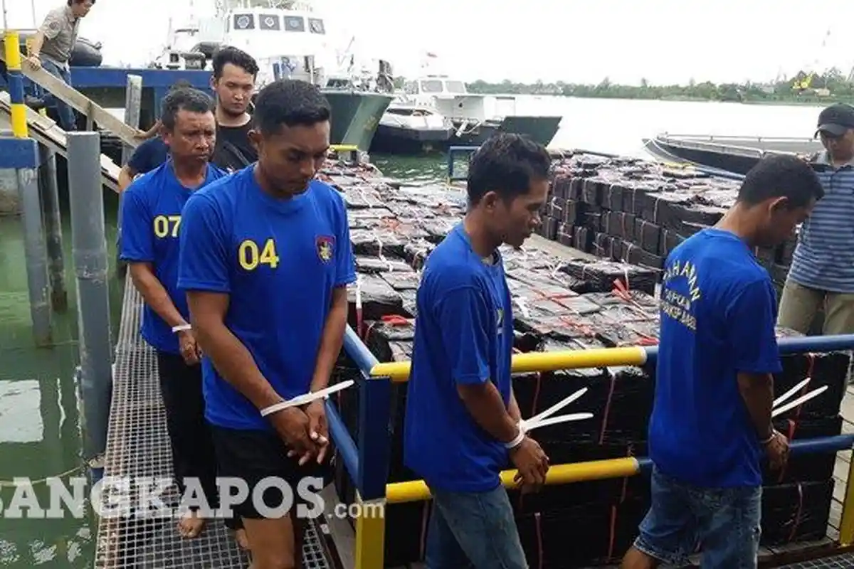 Pengakuan Kapten Kapal Soal Pemilik 12 Ribu Botol Miras dari Batam yang Disergap di Bangka