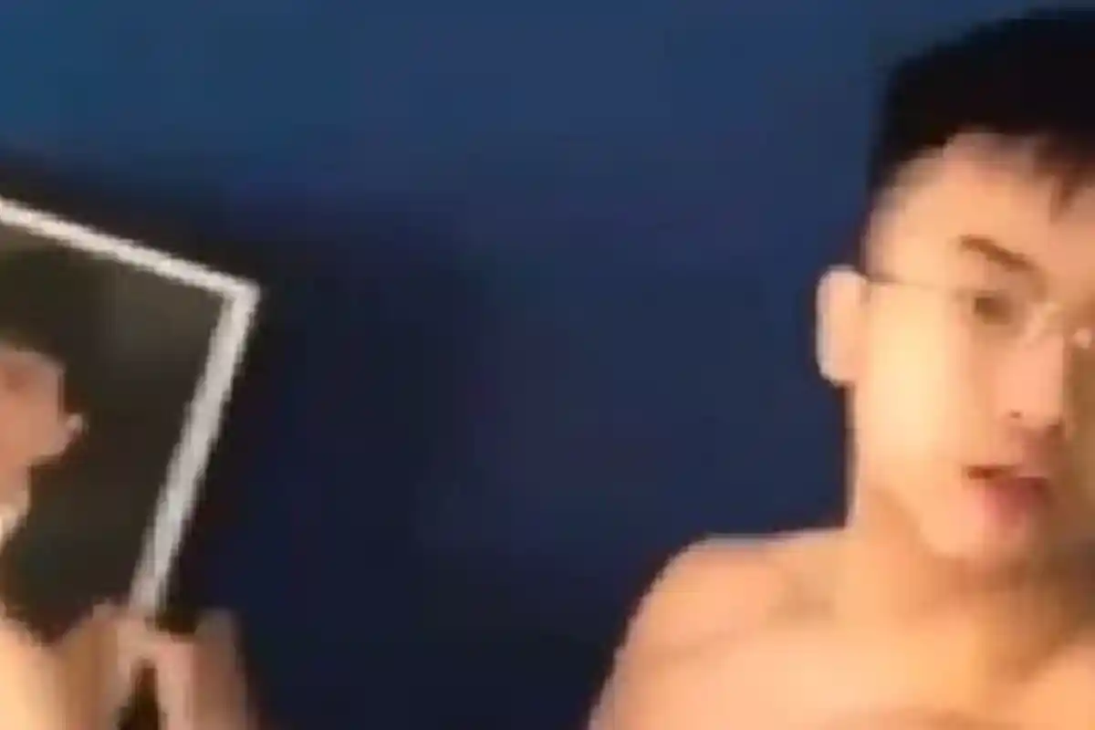 Astaga Beraninya! Pria Bertelanjang Dada Ini Ancam Akan Pasung dan Tembak Presiden Jokowi