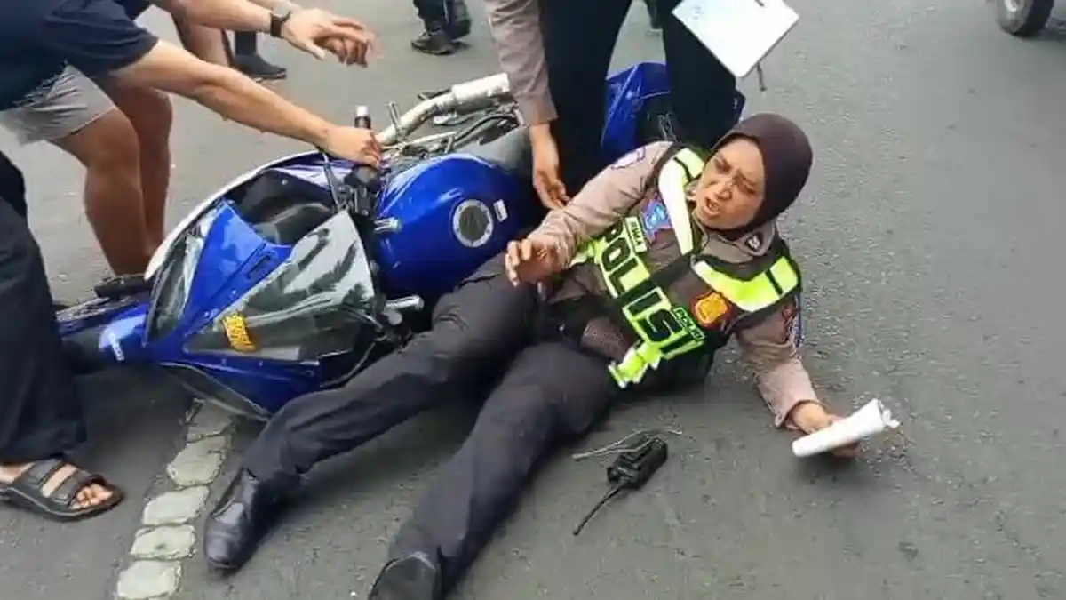 Remaja Nekat Tabrak Polwan di Lumajang Demi Hindari Razia Patuh