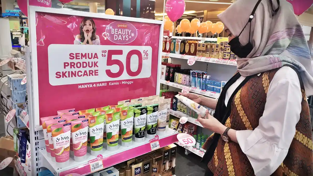FOTO: Berburu Skincare di Guardian TSM Makassar
